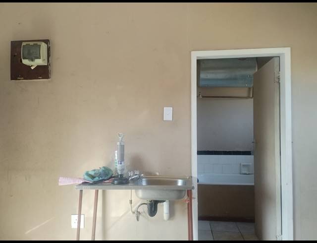 16 BEDROOM APARTMENT BLOCK FOR SALE IN VEREENIGING CENTRAL